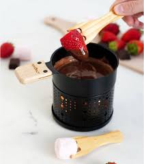39 Objets Cocooning Douillets Pour Passer Un Hiver Cosy Bien Au Chaud Fondue Au Chocolat Chocolat Faire Fondre Du Chocolat