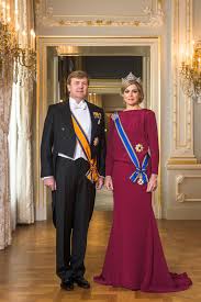 Oktober) hebt das regierungsflugzeug wieder ab und landet um 21.19 uhr auf dem flughafen schiphol amsterdam. Konig Willem Alexander Maxima Das Dreimadel Haus Gala De