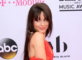 Shawn mendes & camila cabello defend their kissing. Shawn Mendes So Suss Bestatigt Camila Cabello Die Beziehung Starzip