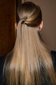 Un liscio perfetto e taglio pari, ma veramente pari. 20 Acconciature Capelli Lunghi Lisci Vogue Vogue Italia