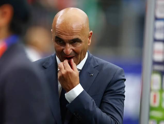 HLV Bồ Đào Nha bảo vệ Ronaldo trước làn sóng chỉ trích