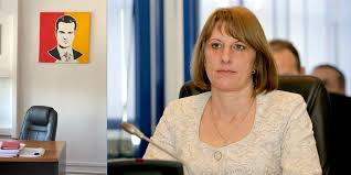 Odă Conducătorului Iubit Pană Unde Merge Servilismul Tablou Cu Primarul Cherecheș Deasupra Biroului Secretarului Primăriei Baia Mare 2mnews