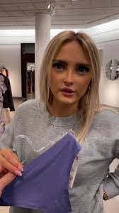 Karli Carter's Instagram, Twitter & Facebook