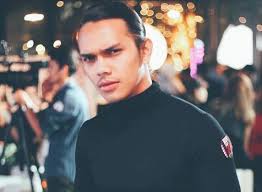 Aedyashrafx@hotmail.com president @challofc marketing director at @challojuice @mythickchick www.youtube.com/user/2muchmedialism. Nak Batuk Pun Pergi Tandas Aedy Ashraf Patuh Sop Di Set Penggambaran