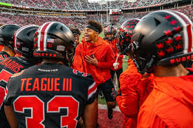 Awesome fields wallpaper for desktop, table, and mobile. Justin Fields Rehabbing Injury Plans To Play In Big 10 Championship Game