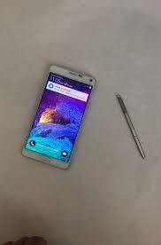 And if you ask fans on either side why they choose their phones, you might get a vague answer or a puzzled expression. Carried Unlocked Originally For Verizon Brand Samsung Model Galaxy Note 4 Color White Condition Galaxy Note 4 Stylus Pen Samsung