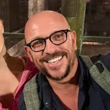 Ian Bott's Instagram, Twitter & Facebook