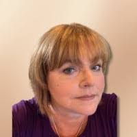 Polly Bartlett's Instagram, Twitter & Facebook