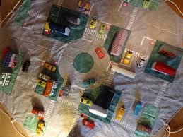 Tapis De Voitures Mini Ville En Tissus Transportable Avec Ses 11 Maisons A Poser De La Boutique Lafabriquedecadot Sur Etsy The Game Is Over Toys Stop Light