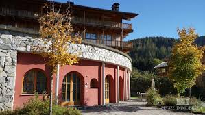 Besitzerinnen und besitzer von häusern oder wohnungen im ausland müssen ihre immobilie(n) in der schweiz deklarieren, aber nicht versteuern. Elysee Immobilien Wir Vermitteln Exklusive Wohntraume Elegante Wohnungen Villen Luxus Anwesen Landhauser Feriendomizile