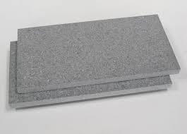Drei tage für eine außenanlage. Bodenplatten Granit Padang Dunkel G654