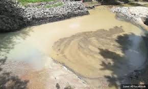 Dzulkefly ahmad berkata, daripada jumlah itu, seramai 166 mangsa telah dimasukkan ke dalam wad, manakala sembilan daripada mereka telah dimasukkan ke unit. Malaysiakini Chemical Waste In Sungai Kim Kim Affects Fishermen S Livelihood