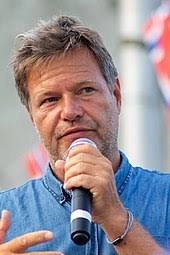 Waffen zur verteidigung, zur selbstverteidigung, kann man meiner ansicht nach, defensivwaffen, der ukraine schwer. Robert Habeck Wikipedia