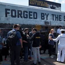 Navy Recruiters Swarm Memphis Navy Recruiter Navy Talent Acquisition
