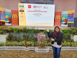 Program bos dalam kerangka manajemen berbasis sekolah dapat difahami bahwa. Program Kembali Ke Sekolah Mcdonald S