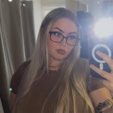 Hi all… I'm very new to looking into this and we are planning for a wedding  in March 2028… so quite some time away. We're looking to keep costs down as  much