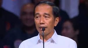 (lahir di palembang, sumatra selatan, 26 januari 1970; Minta Maaf Sering Kritik Jokowi Refly Harun Bukan Karena Merasa Bersalah