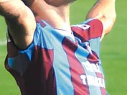 Galatasarayli milli futbolcu umut bulut, pazar günü ankara'daki bombalı saldırıda yaşamını yitiren babası 66 yaşındaki kemal. Umut Bulut Attikca Cosuyor