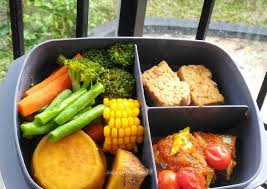 Paduan roti gandum, tomat dan keju ini memiliki kandungan serat yang begitu tinggi jadi cocok buat bekal puasa seharian. Resep Bekal Sehat Suami Oleh Yuyun S Cookpad