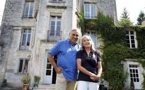 Sur sa route, stéphane thebaut croisera aussi celle d'hélène et julien, qui ont quitté leur emploi respectif pour se lancer dans un projet commun : Famille Page 93 Charente Libre Fr