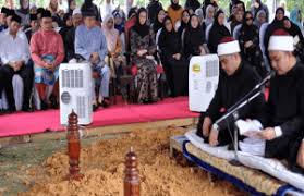 He was commenting on a malaysiakini interview with abu hassan, in which the former menteri besar said umno needed leaders like azmin. Tan Sri Abu Hassan Omar Archives Malaysiagazette