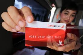 Check spelling or type a new query. Deadline 31 Juli 2021 Bank Jatim Imbau Nasabah Ganti Kartu Atm Lama Dengan Atm Chip Antara News Jawa Timur