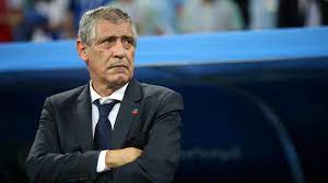 Enfermeiro á distancia de 3 dígitos ; Fernando Santos Extends Portugal Deal Through Euro 2024