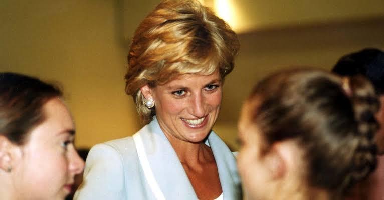 Twenty-five years since Paris death, Princess Diana still captivates |  Reuters