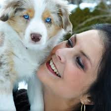 We're loving this whole photoshoot by Cherokee Film's very own Cody Hammer!  📸🛹❤️ It features World Champion Fancy Dancer Simon Washee, who stopped by  our Siyo from the Rez podcast! Check out