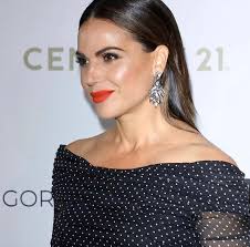 Mikayla 👑 (@sarcasticregina)