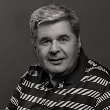 What happens when the brand wags the dog? Christopher Ross Startseite Facebook