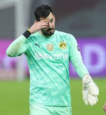 Borussia dortmund hat einen abnehmer für roman bürki gefunden. Torwart Magazin Torwart Berichte Interview Hintergrunde Borussia Dortmund Was Wird Aus Roman Burki 17 00