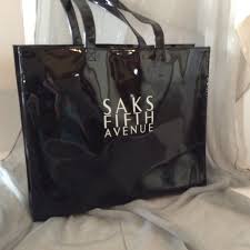 Shop at saks fifth avenue for the latest designer women's apparel, men's apparel, shoes, handbags, beauty and more. Saks Fifth Avenue Bags Saks Fifth Avenue Logo Tote Bag Poshmark