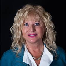 Yesterday was a busy one! Lithe and I started our at the clubhouse coffee… 