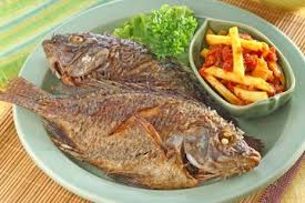Ulek kasar cabai, bawang merah, gula, garam dan terasi. Resep Ikan Sambal Mangga Enak Bikin Makan Malam Terasa Lebih Sempurna Semua Halaman Sajian Sedap