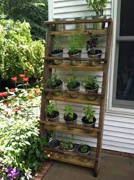 Pin By Darla Cooper On Stuff I Ve Made Vertical Herb Garden Outdoor Herb Garden Vertical Herb Gardens