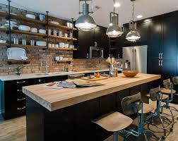 The furnishing trend industrial style, which transforms one's own four walls into an incredible loft in industrial charm. Industrial Bachelor Pad Industrial Kuche Miami Von Nina Williams Interiors Houzz