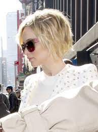 Cheveux Courts Comment Les Stars Gerent La Repousse Cheveux Qui Repoussent Cheveux Courts Qui Repoussent Cheveux Courts Glamour