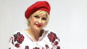 Interviul ține de stilul publicistic care informează și elucidează, prin intermediul unui dialog. Povestea Unei CÄƒrÈ›i Shalom Israel Interviu Cu Claudia Motea Emilia Chebac