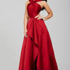 Here below are some of the popular wedding dress designers who have been making a statement in the wedding couture world. 1