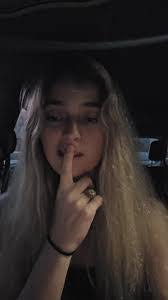 Danielle Hedden's Instagram, Twitter & Facebook