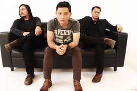 Mati hidup kembali by butterfingers. Andra And The Backbone Seperti Hidup Kembali Lirik Dan Kunci Gitar Guitar Chords Today