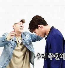A amizade deles foi introduzida . Jooheon Monstax Gif Jooheon Monstax Jackson Discover Share Gifs