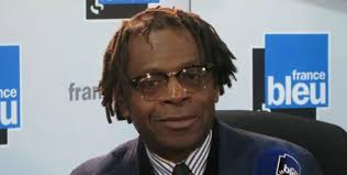 Hermann Ebongue défend le PSG face aux critiques pour les chants