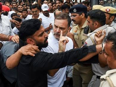 INDIA Bloc Protest Highlights: Bus Carrying Detained Rahul Gandhi Punctured By Congress Workers