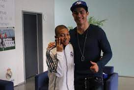 О его крутизне на поле знает каждый человек. Kilian Mbappe Biografiya Lichnaya Zhizn Foto Futbol Biography Life