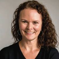 Essie Mitchell's Instagram, Twitter & Facebook