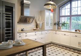 Kleine küchenmöbel kleine küche mit insel kleine küche einrichten kleiner zaun für vorgarten kleine terrassen ideen kleine schlafzimmer gemütlich einrichten kleines bad fliesen kleine häuser bauen. Designer Kuche Von Siemtaic Aus Dem Kuchenstudio Tuffner Mobelgalerie Mit Kuchenmobeln Tuffner Onlineshop