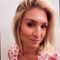 Elizabeth Ginter's Instagram, Twitter & Facebook