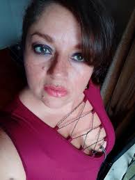 Doing my best in the kitchen with what I've got! Shot by Jessica Eisner  Photographer and apron by Butcher Billy 💚